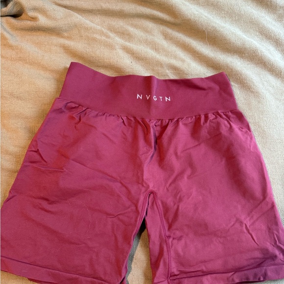 NVGTN Carmine Solid Seamless Shorts - Picture 2 of 3